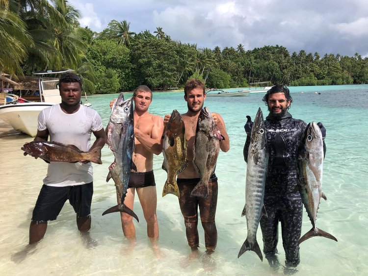 Spearfishing with local guides at Papatura