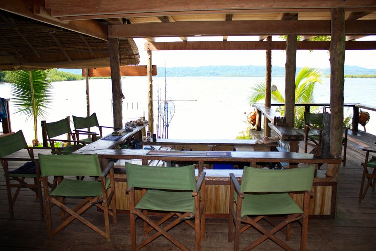 Barefoot dining at Papatura